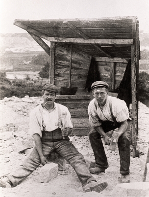 Granite workers at Persley Quarry
