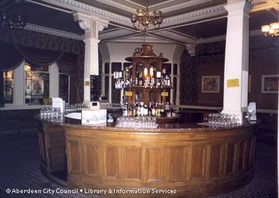 Dress Circle Bar in His Majesty's Theatre