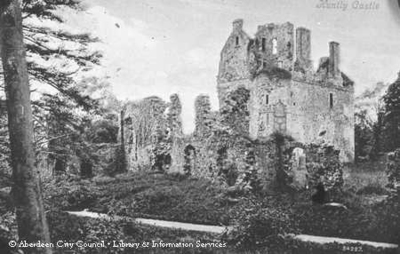 Postcard of ruins of Huntly Castle